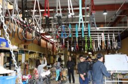 ファクトリー見学ツアー