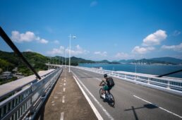 弓削大橋を渡って佐島へ