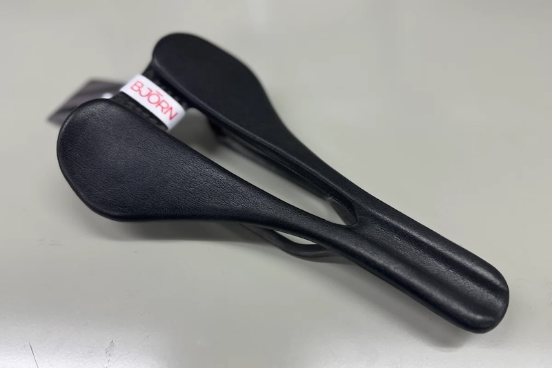 希少・中古美品】BJORN Sedlo 軽量カーボンサドル 希少•完売品】BJORN
