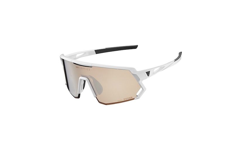 ジャイアント／Liv　アリア