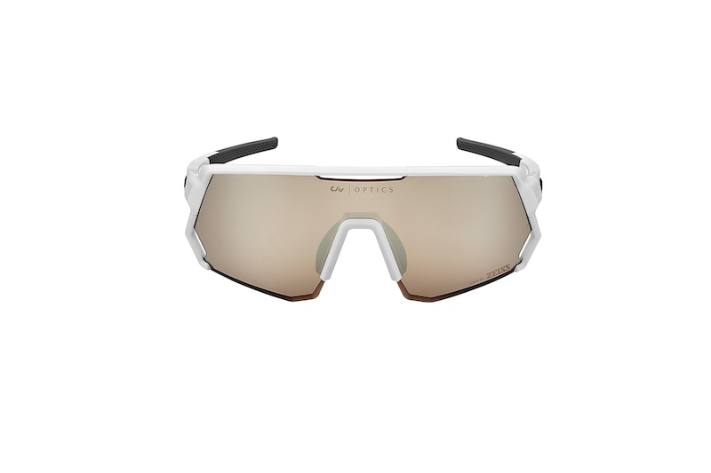 ジャイアント／Liv　アリア