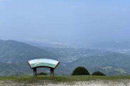 極楽峠展望台より飯田方面、中央アルプスを臨む