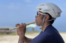 リコーダーを吹く筧さん