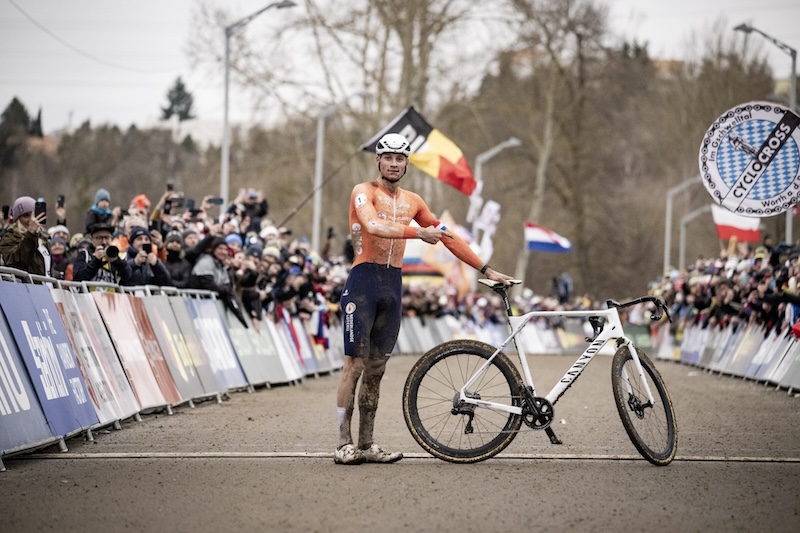 キャニオン・インフライト　セール