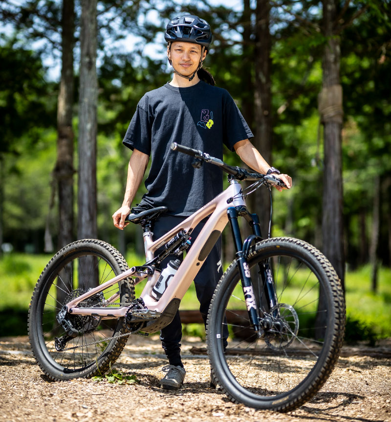 板垣奏男(いたがき かなお)さん