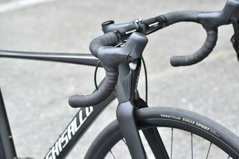 クオート用に装着した105 Di2レバー