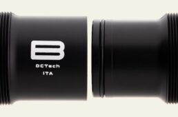 ビコネ　ボトムブラケット