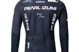 パールイズミ2025秋冬プリント ジャージ