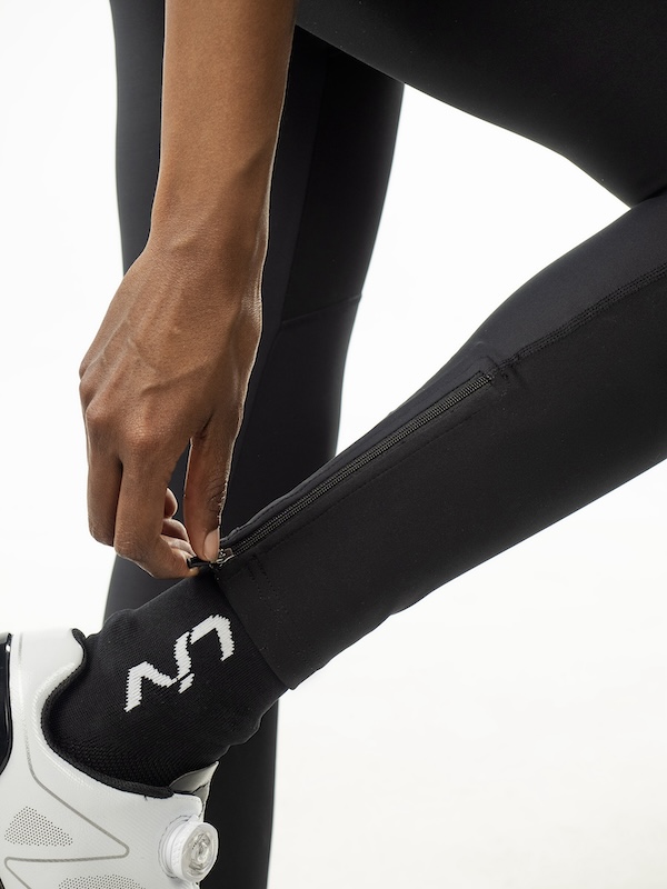 Liv FLARA サーマルタイツ