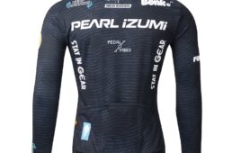 パールイズミ2025秋冬プリント ジャージ