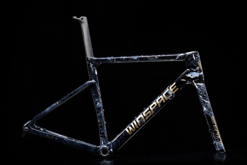 ロードバイク　イギリス製 ウィンスペースのロードバイク「SLC5」に個性をもたらす新色が登場