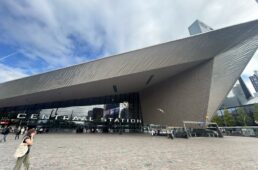 ロッテルダム駅前