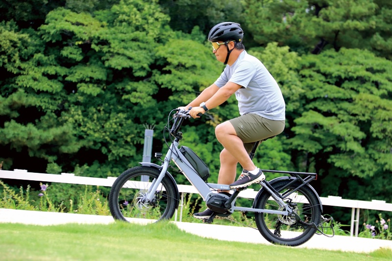 eツールに乗る難波さん