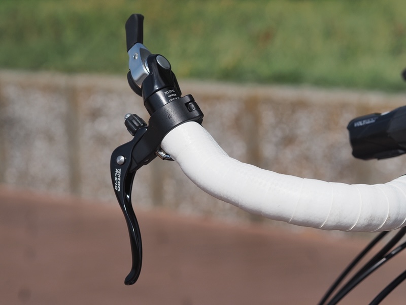 ブルホーンバーとバーエンドシフター