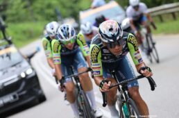 歴代のツール・ド・東北オフィシャルサイクルジャージ｜サイクル