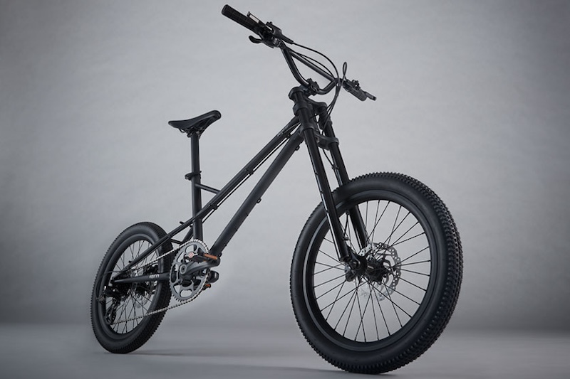 ROJI BIKES MTB×アーバンのミニベロ進化版「MASHUP」登場｜サイクル