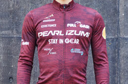 パールイズミ2025秋冬プリント ジャージ