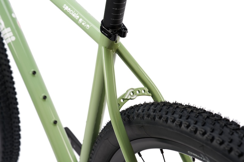 チネリ・スペチャーレ グラベル