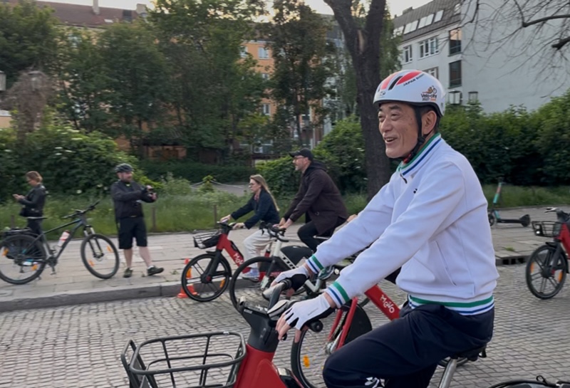 バイクパレードに参加した中村知事