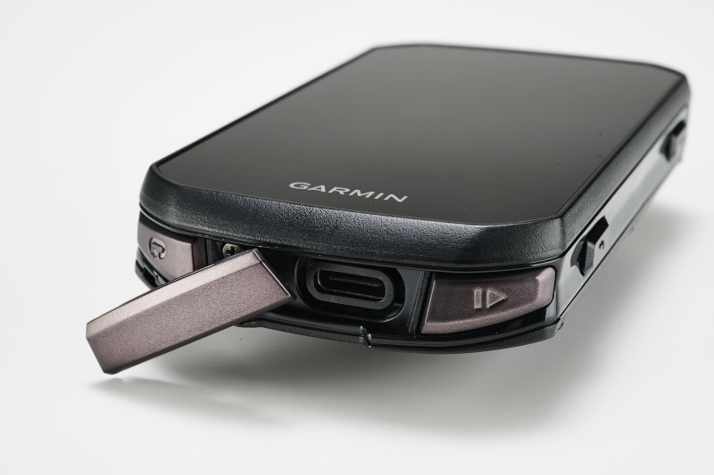 ガーミン・エッジ850の給電口