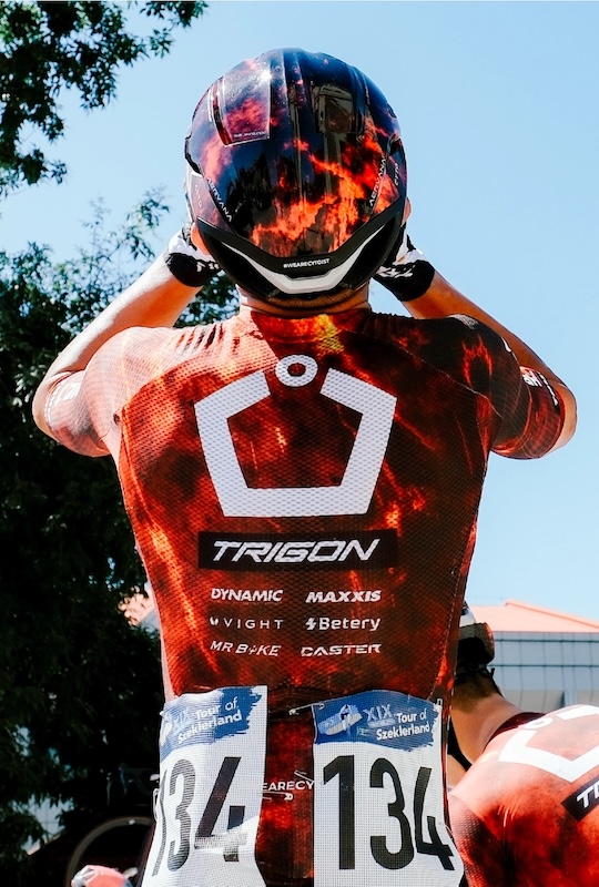 KPLUS エアヴァーナ 限定カラー