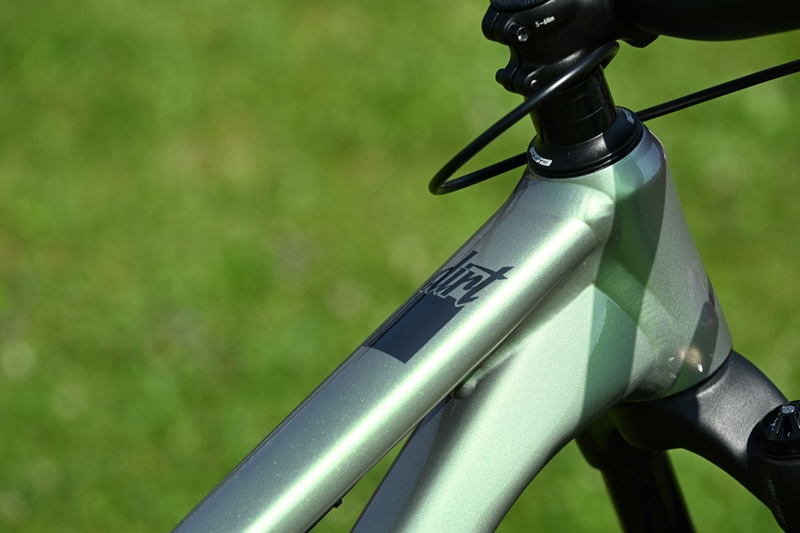 ヘッドチューブまわり