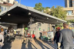 リマト川沿いの工房