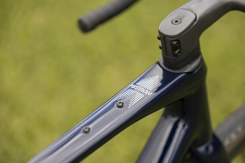 トップチューブのダボ