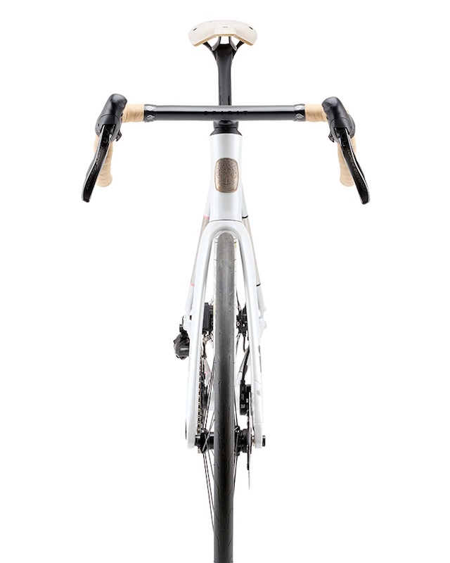 チネリ・スペチャーレ コルサ XCR