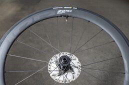 スポークはタンジェント組