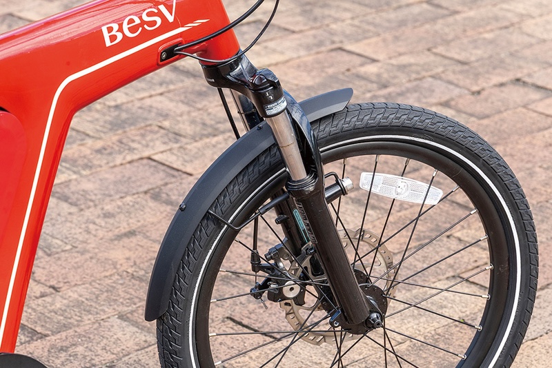 フロントサスペンション