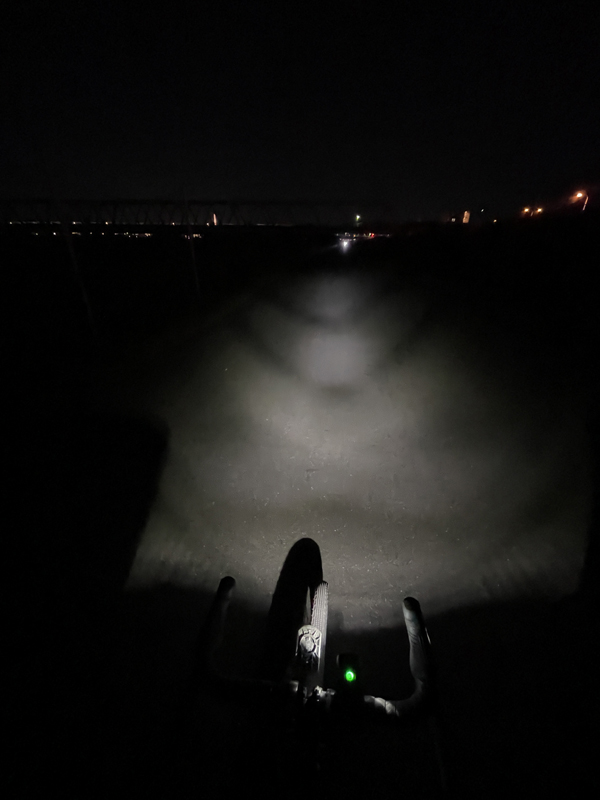 マクロシュタフトゾー500プラスフロントの配光