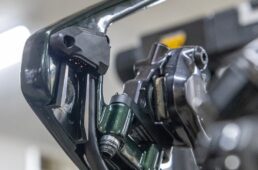 フレーム側モーター接続端子