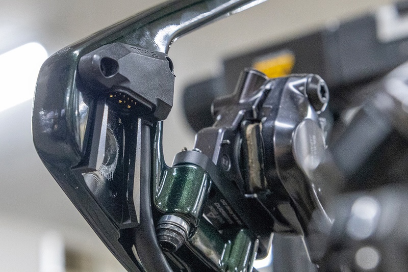 フレーム側モーター接続端子