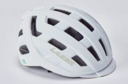 レイザーのヘルメット