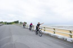 名倉大橋を通過する参加者