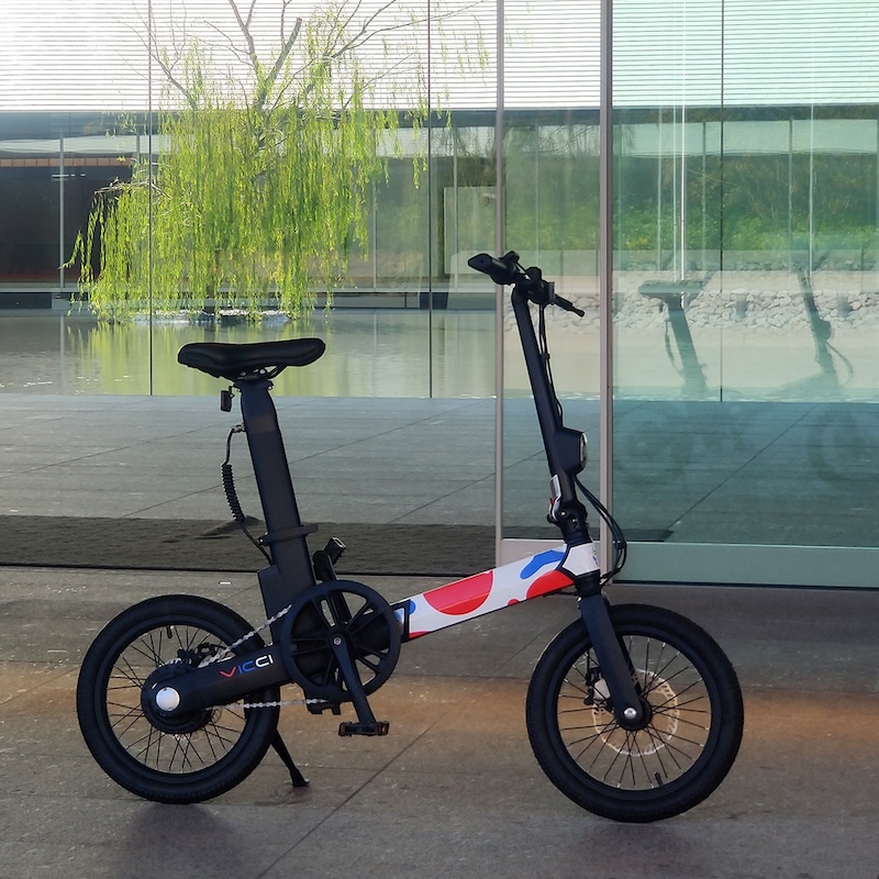 アキボウが万博仕様のeバイクをヤフオクにチャリティー出品