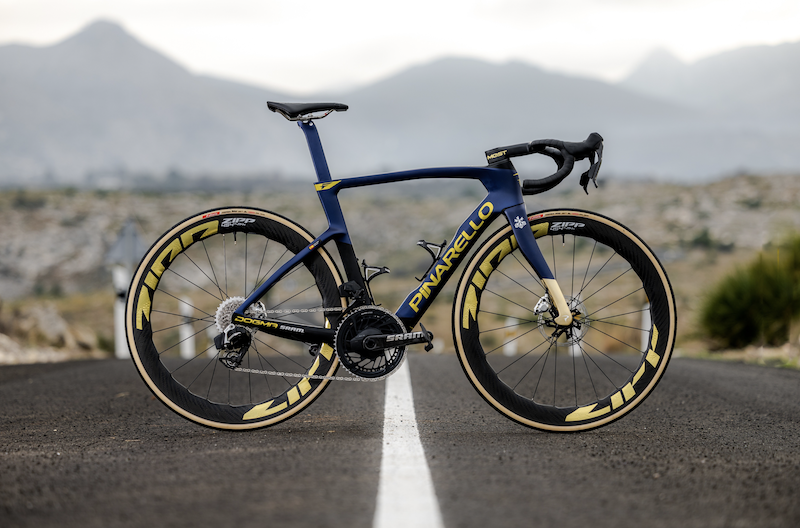 ピナレロ・Q36.5プロサイクリングチーム 2026レースキット