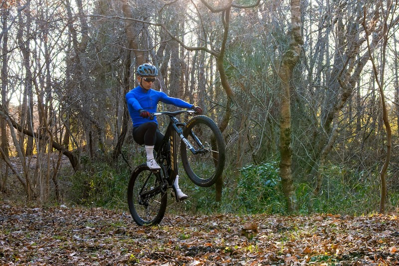 ジャイアント 色川岳宏