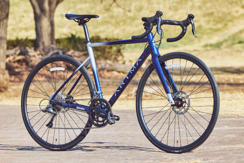 税込13万円台！ 話題の本格ロードバイク アルテマの「ライラス」に乗ってみた