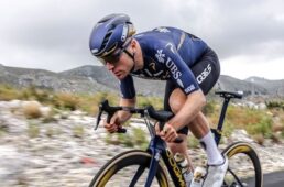 ABUSヘルメットがピナレロ・Q36.5プロサイクリングチームをサポート