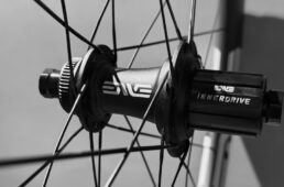 エンヴィ・ファンデーション AR40