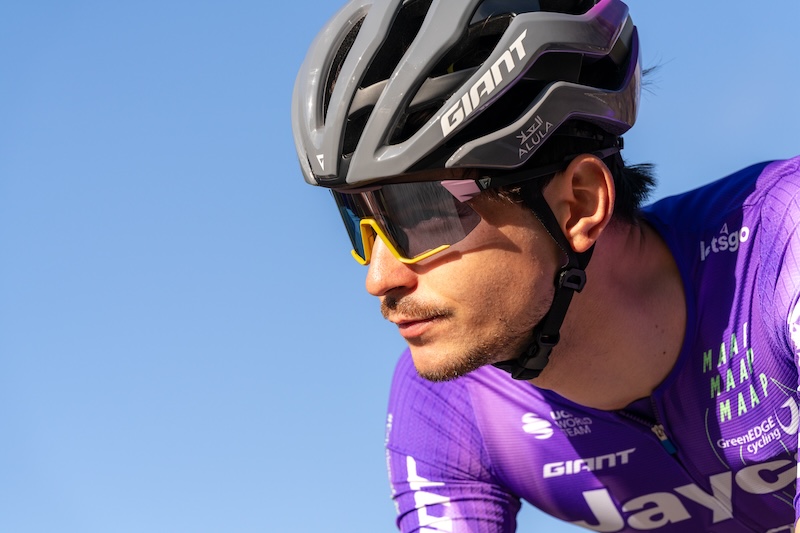 ジャイアントがチーム ジェイコ・アルウラーへのアイウェアの供給を開始