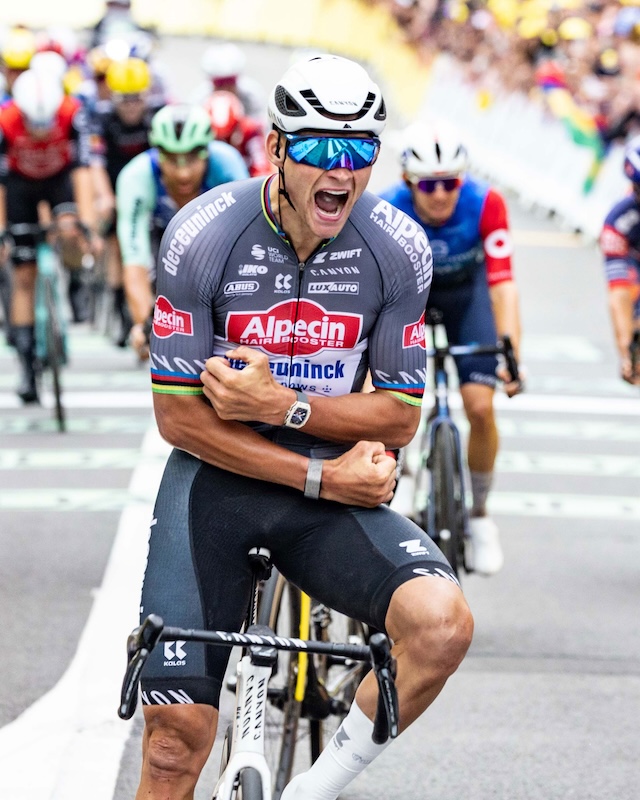 ABUSヘルメットがピナレロ・Q36.5プロサイクリングチームをサポート