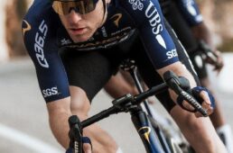 ABUSヘルメットがピナレロ・Q36.5プロサイクリングチームをサポート