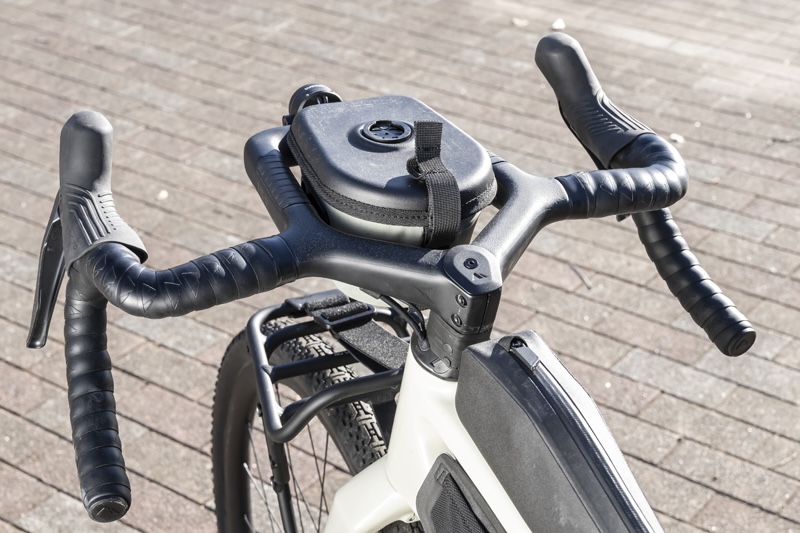 フル・マウンティコックピット