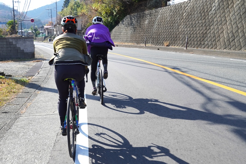 小倉橋付近を走る