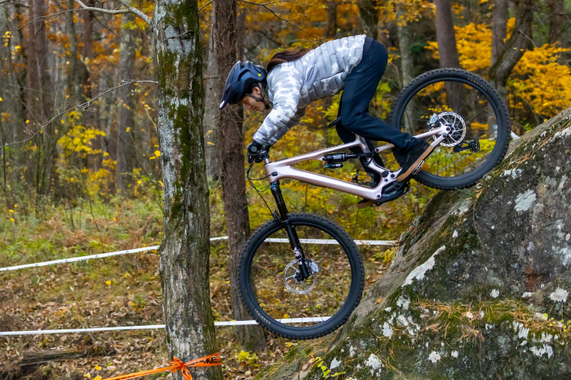 腰のヒンジ角度はより小さくなる場合もある