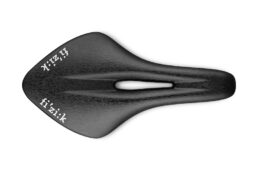 フィジーク　アリオネ