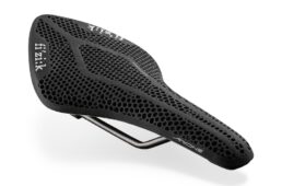 フィジーク　アリオネ